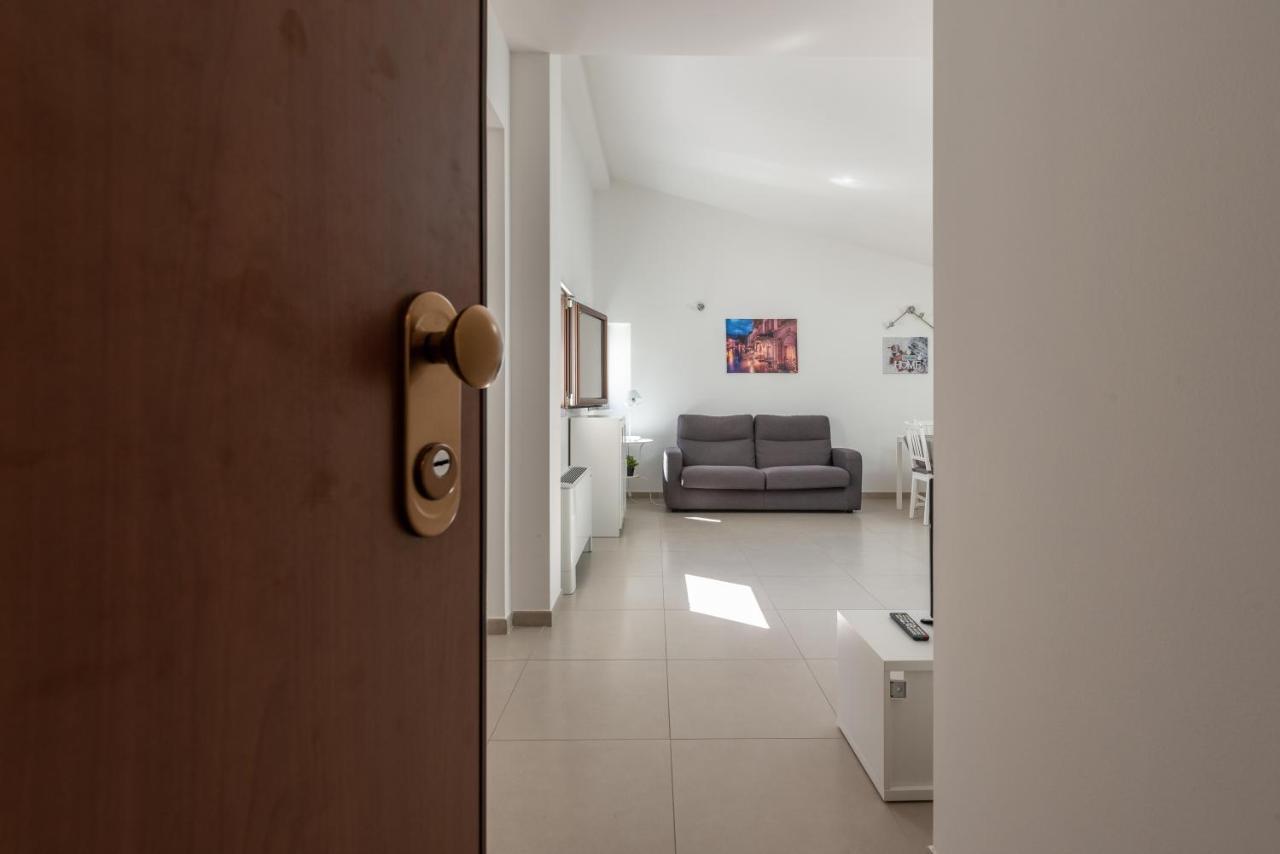 Malù Holiday Apartment Palermo Bagian luar foto